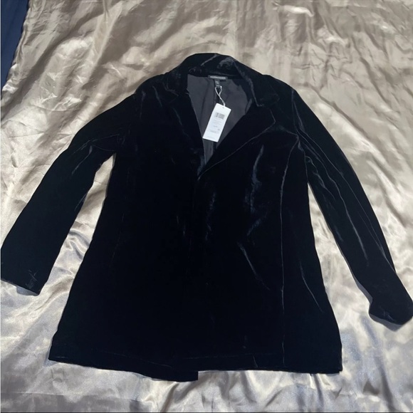 Eileen Fisher NWT $398 Deep Black Silk Velvet Blazer Topper Relaxed Fit XS - Picture 4 of 8